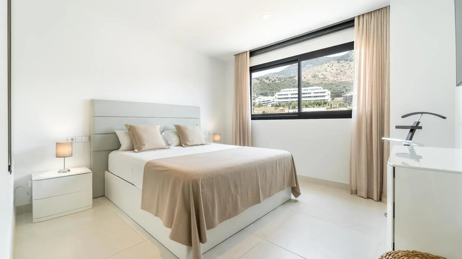 Higueron Rental West Sunrise فوينخيرولا شقة